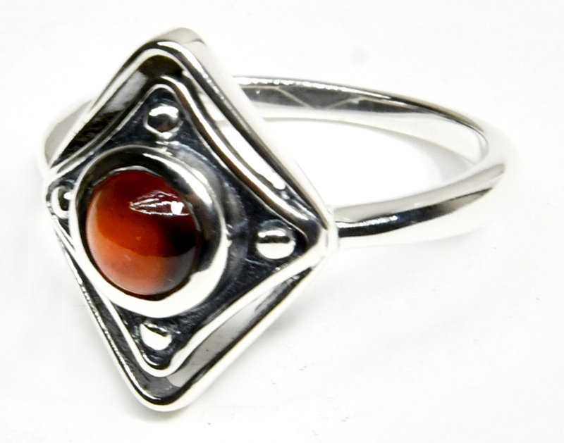 size 8 Hessonite ring (image for) size 8 Hessonite ring