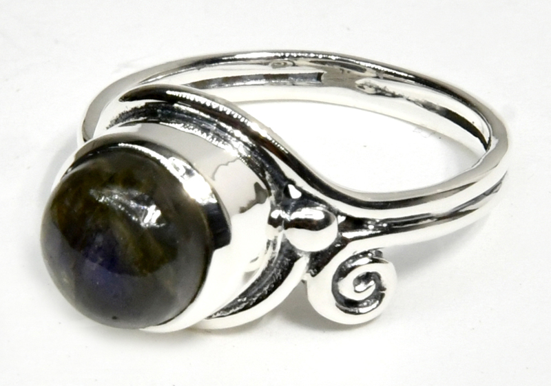 size 8 Labradorite ring (image for) size 8 Labradorite ring